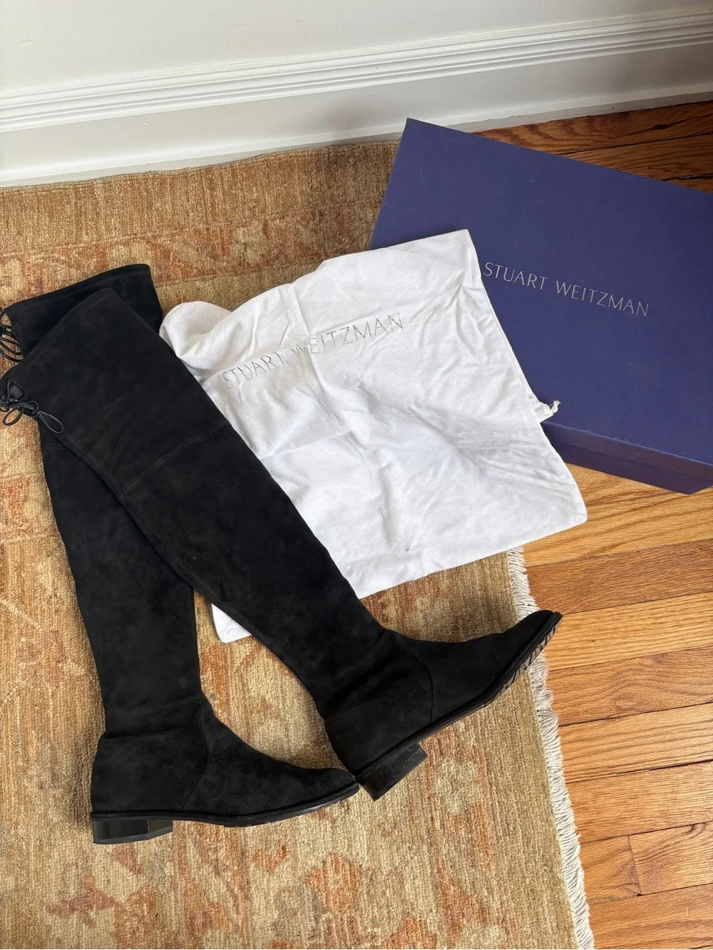 Stuart Weitzman 